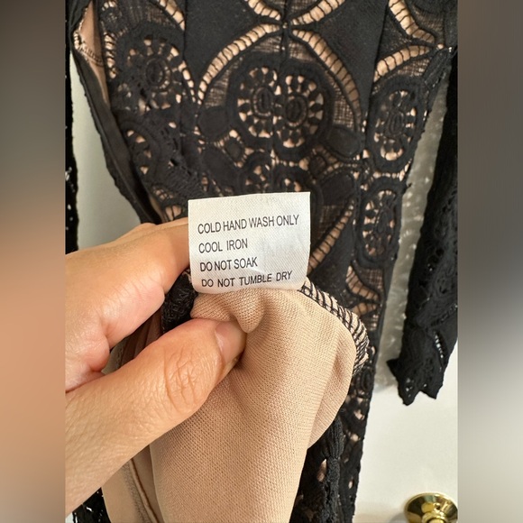 ASOS LOVE TRIANGLE Lace V-Neck Long Sleeved Bodycon Mini EUC - Picture 11 of 11